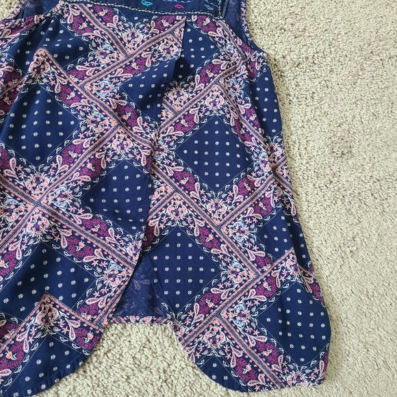 Split Back Tank - Picture 15 of 15